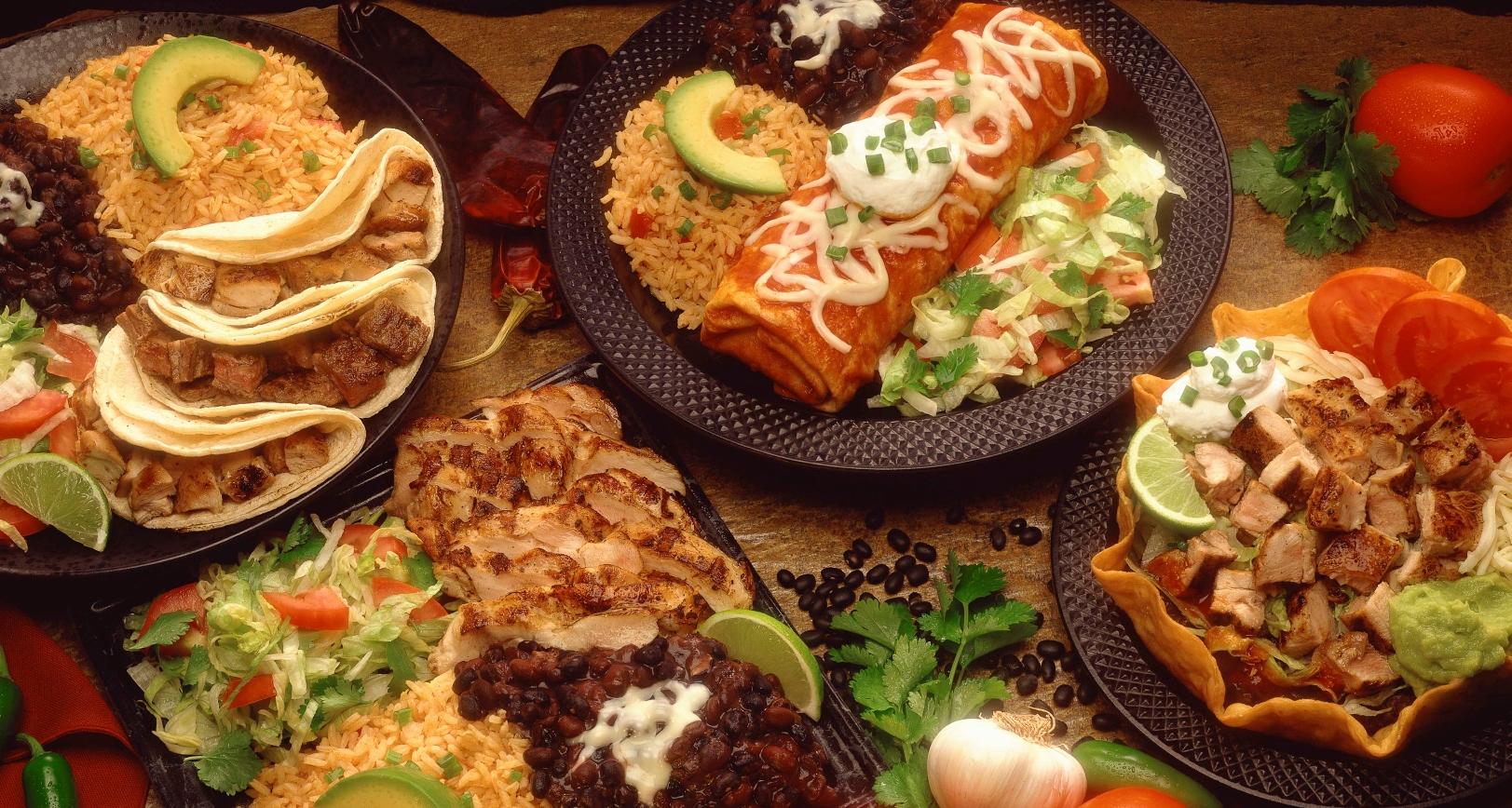 10 Famous Food Courts in Lahore That Served Mouthwatering Food