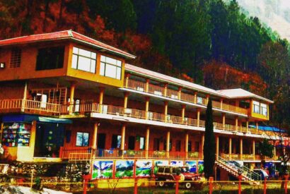 Hotel Pine Track & Green Food Hut Balakot