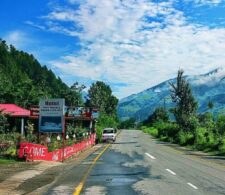 Hotel Pine Track & Green Food Hut Balakot