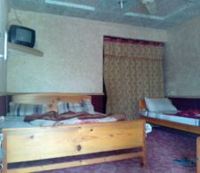 Hotel Pine Track & Green Food Hut Balakot