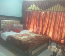 Hotel Pine Track & Green Food Hut Balakot